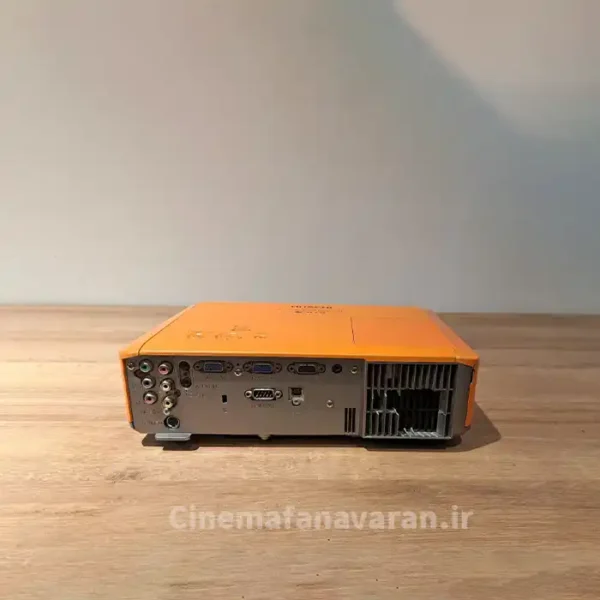 نمای پشت دستگاه ویدئو پروژکتور استوک هیتاچی ED-X10