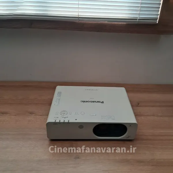 عکس واقعی از ویدئو پروژکتور استوک پاناسونیک FW-430U