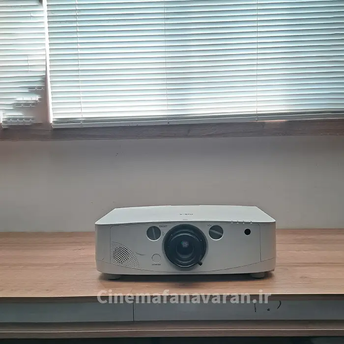 عکس روبه رو از ویدئو پروژکتور استوک ان ای سی PA600X